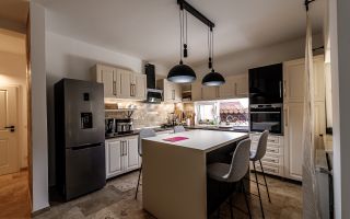 Casă de vânzare – Via Carmina, Vladimirescu -zonă rezidențială premium - Poză 1