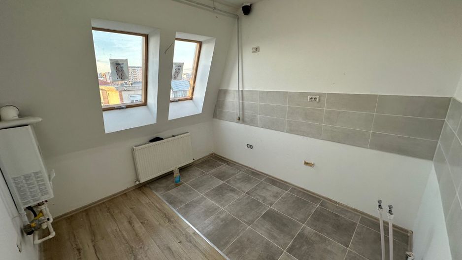 Apartment 3 camere 75 mp utili - Poză 2