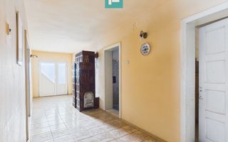 Casă cu etaj Căpâlnaş - Poză 8