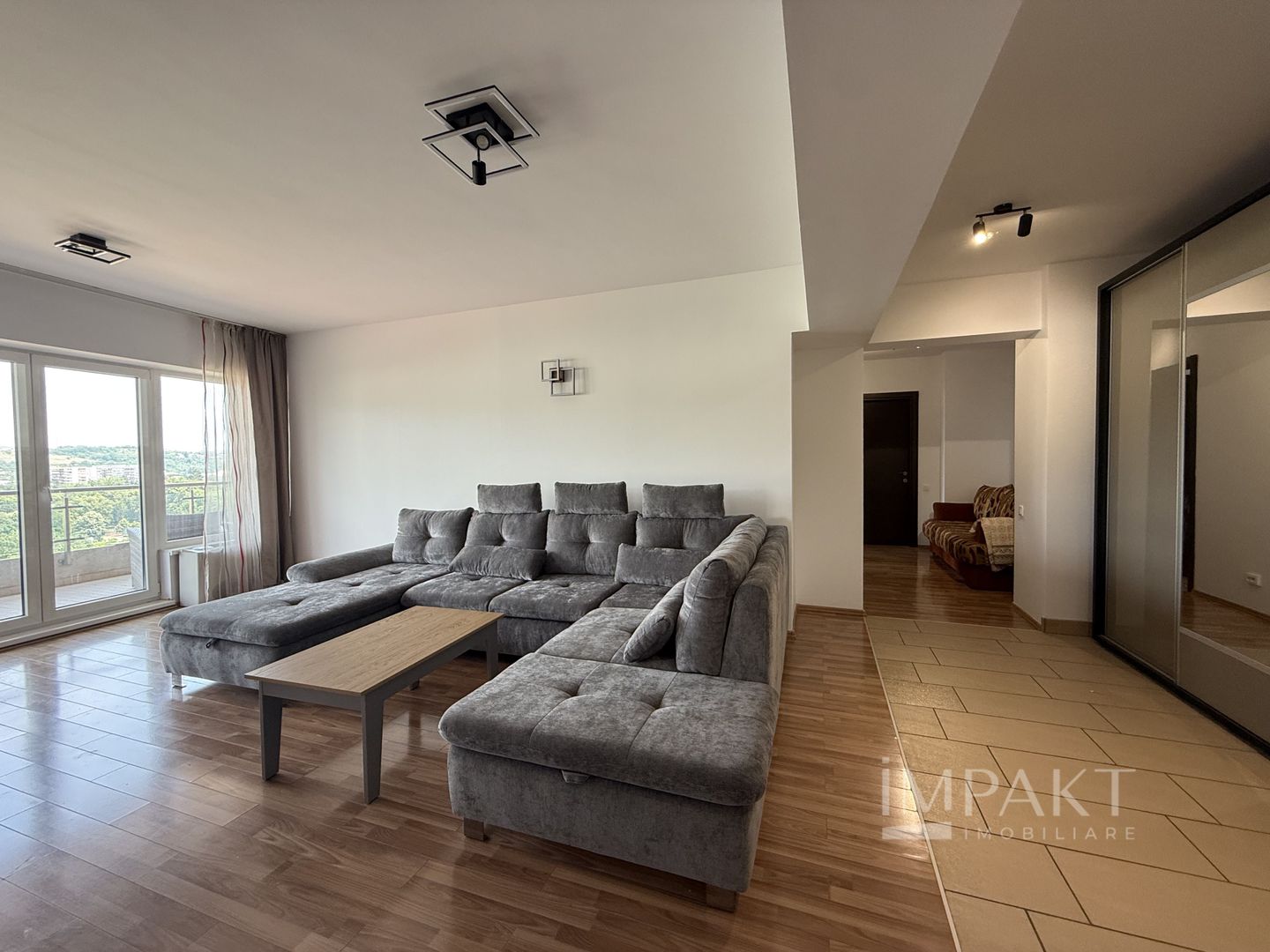 Apartament 3 camere cu o panorama deosebita Plopilor!Parcare subterana - Poză 2