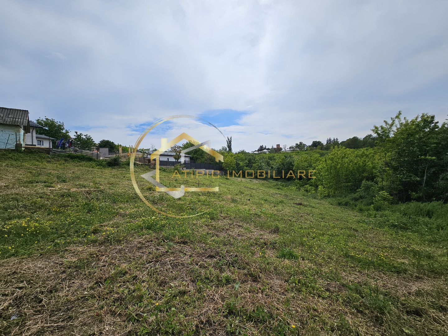 Teren intravilan 985 mp de vânzare in Miroslava - Poză 1