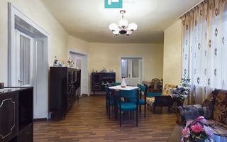 Casă pitorească în județul Arad - Poză 2