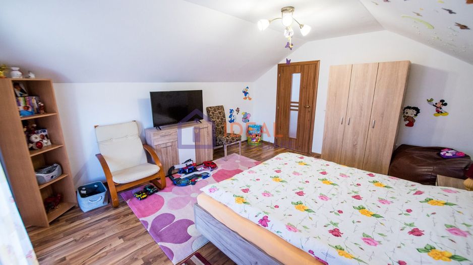 Casa Individuala cu 8 camere si 430 mp de curte, zona Calea Poplacii - Poză 28