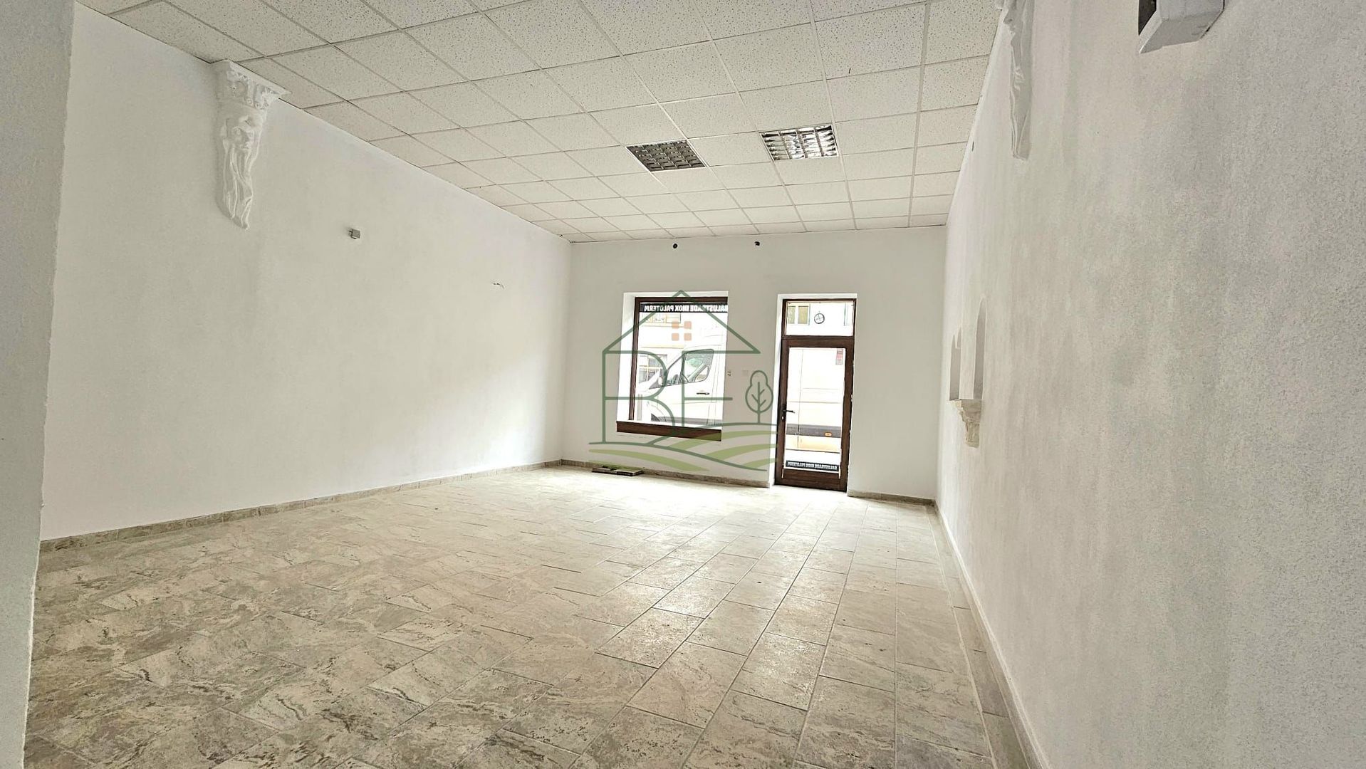 Spațiu comercial de închiriat pe Strada 9 Mai – Centrul Istoric Sibiu - Poză 4