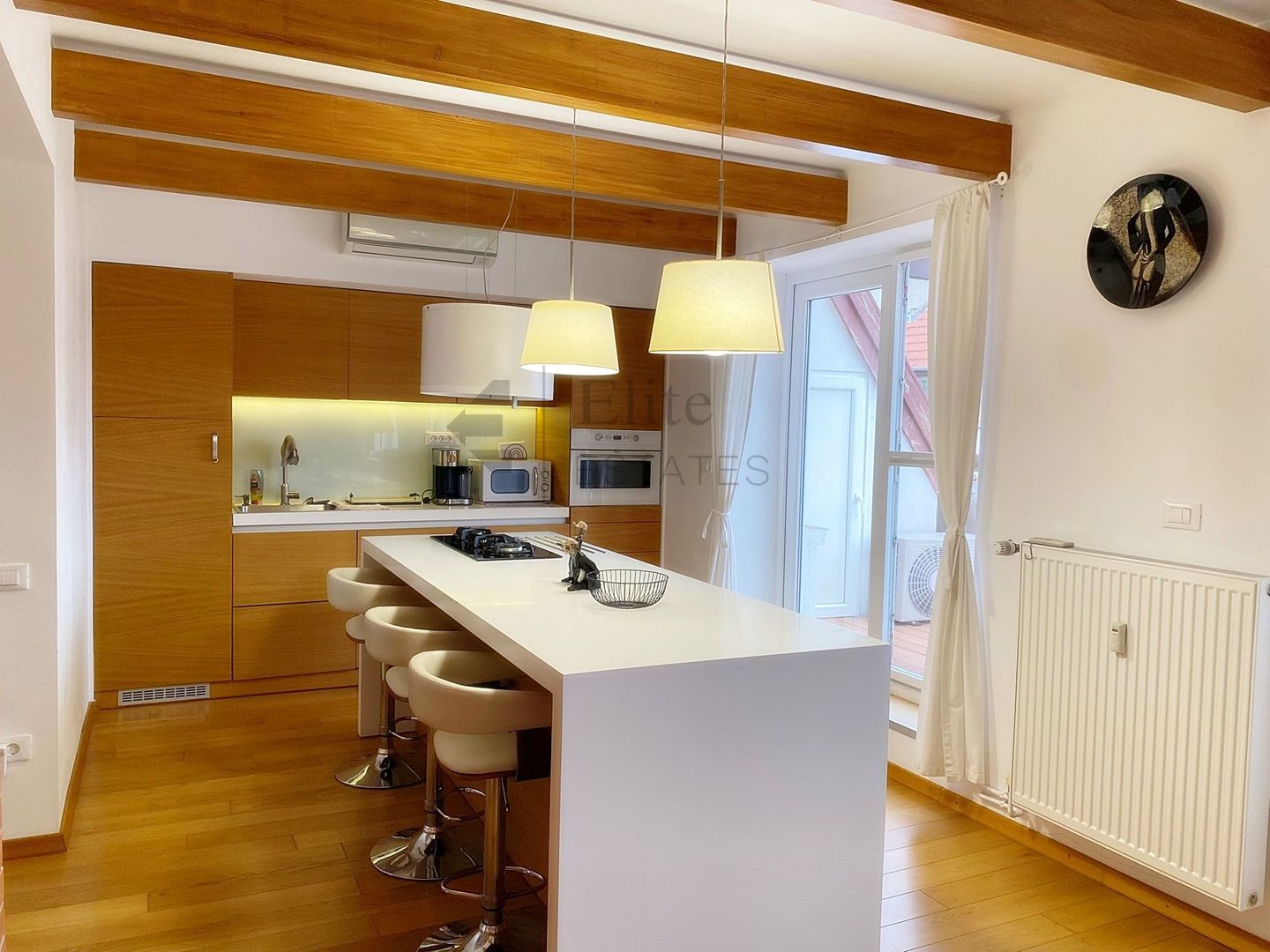 Apartament spatios cu 4 camere de inchiriat | Pietonala Oradea - Poză 1