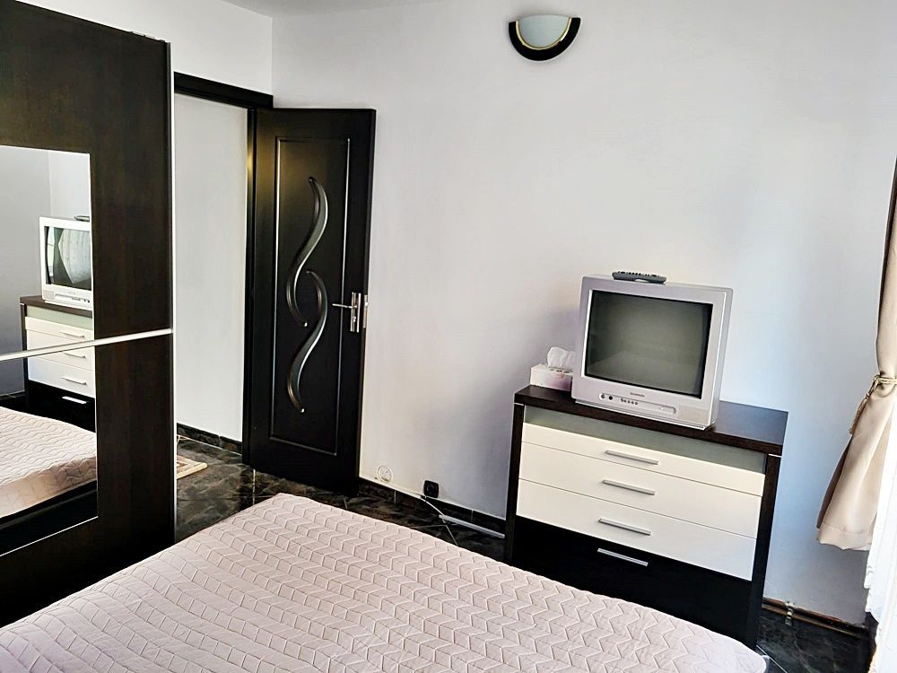 Codlea, apartament 2 camere decomandat, etaj 1, mobilat, 75000 euro - Poză 9