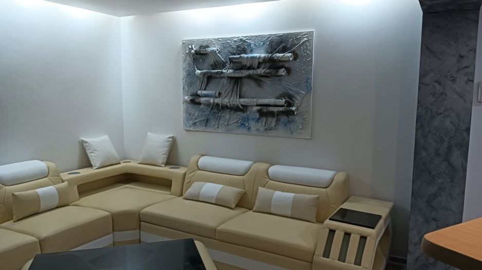 Apartament 3 cam dec Zona Piata Centrala ,etajul 2 - Poză 2