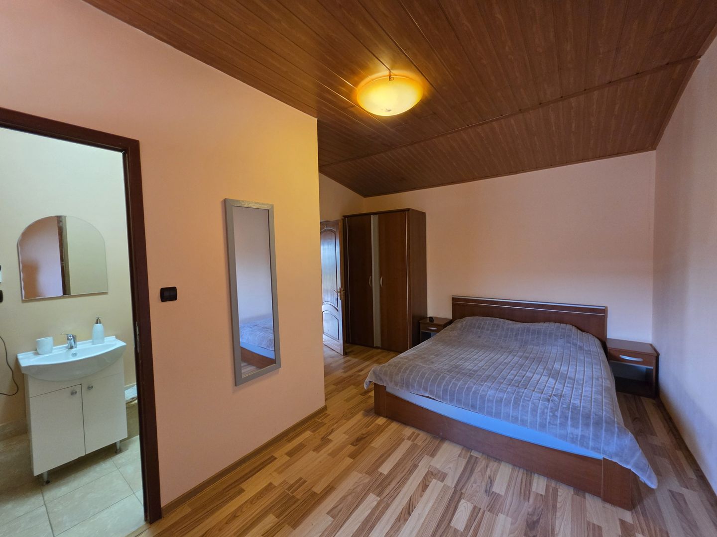 Casă Vilă cu 9 camere și piscină încălzită în localitatea Cornu - Poză 21