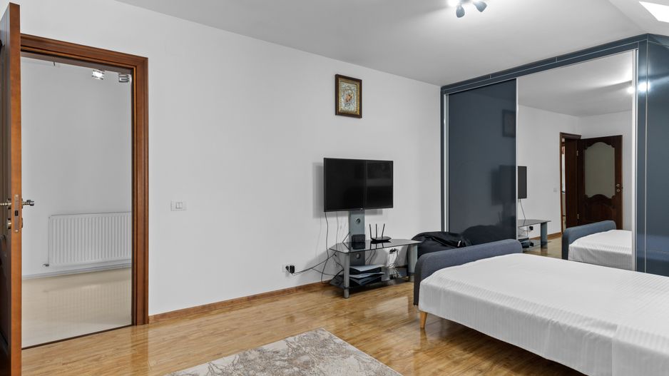 DE VANZARE  Vila 9 camere Colentina - Poză 41