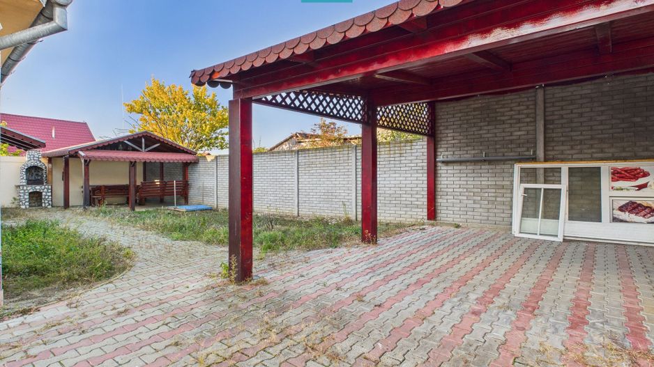 Casă spațioasă cu 4 camere în Vladimirescu - Poză 16