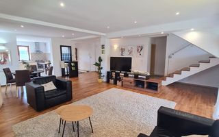 Vila spațioasă și recent renovată în Ghiroda! - Poză 59