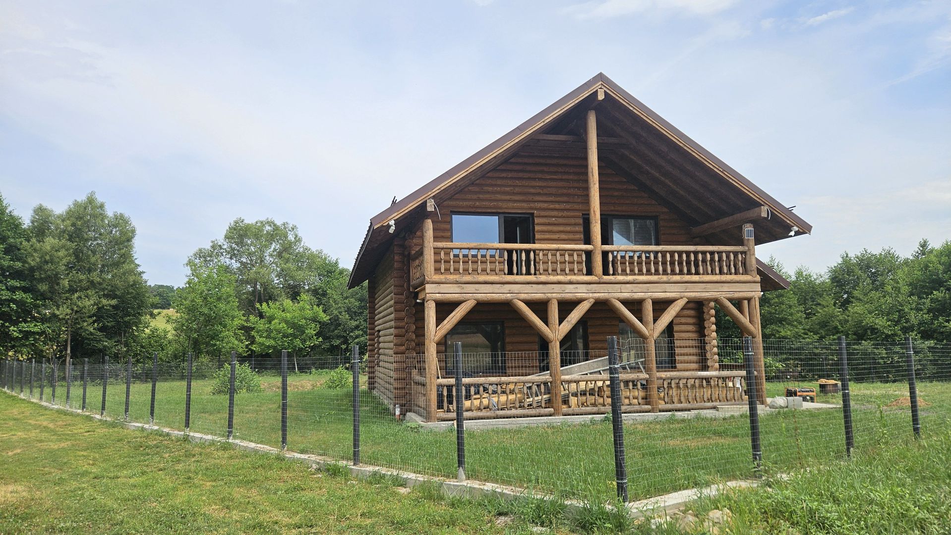 Chalet din busteni cu vedere panoramica spre Muntii Fagaras Tocile - Poză 2