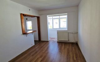 Aparament de vanzare in zona Craiovita - Poză 5