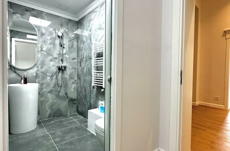 Magheru: 5 camere cu băi proprii – business regim hotelier care deja produce. - Poză 8