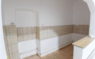 Casa 2 camere | Renovata Recent | Oradea | - Poză 1