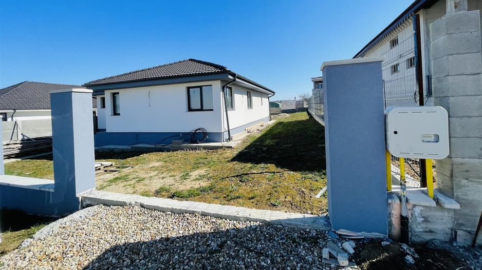 Casa P semifinisata ï¿½n comuna Paleu - Poză 2