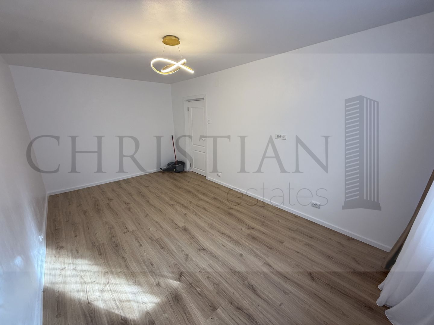 Garsoniera Renovata - Decomandata - Gorjului - Metrou 10 minute - Poză 4