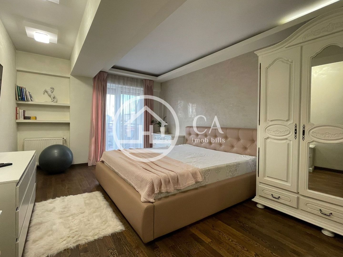 Apartament de vanzare cu 3 camere Lux  în Nufarul Plazza, Oradea - Poză 1