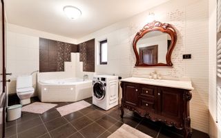 Vilă cu 7 camere de vânzare în zona Central - Poză 9