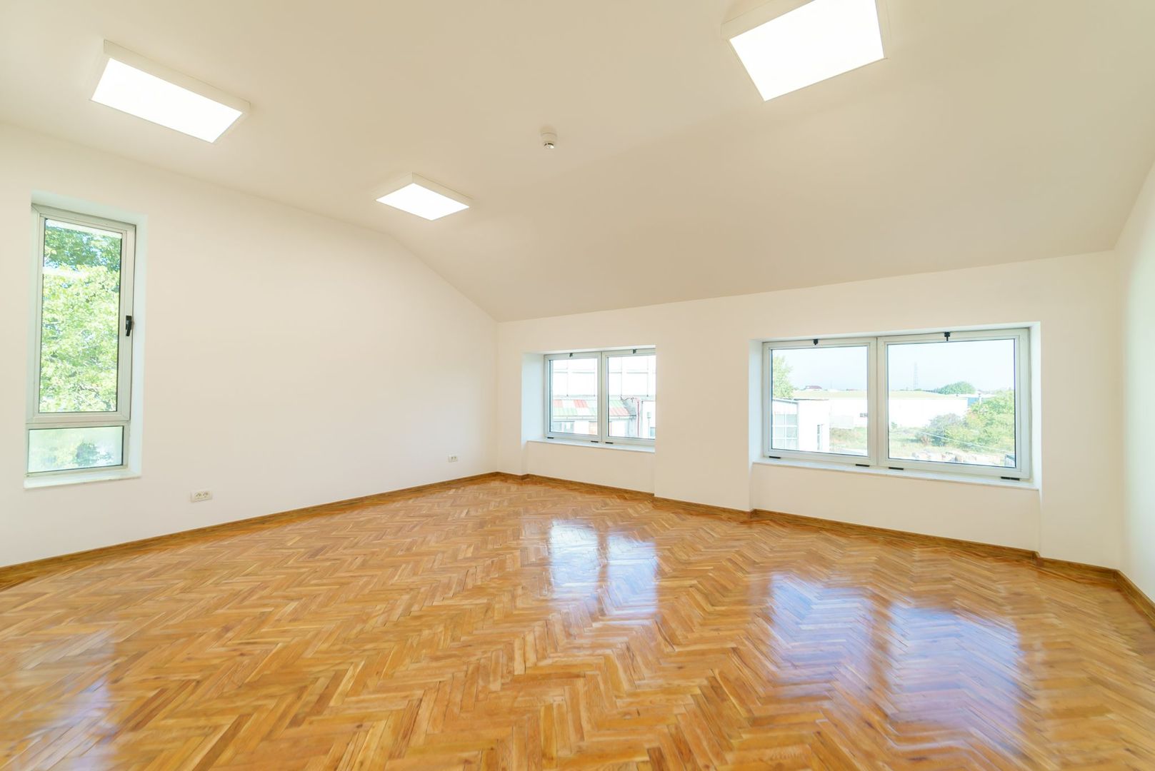 Spațiu pentru sediu firmă în clădire de birouri. - Poză 6