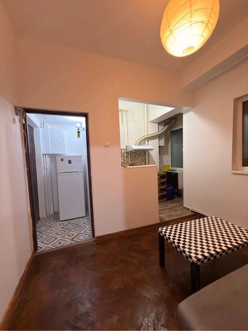 Închiriez garsoniră ultracentrală, Unirii, centrală proprie - Poză 2
