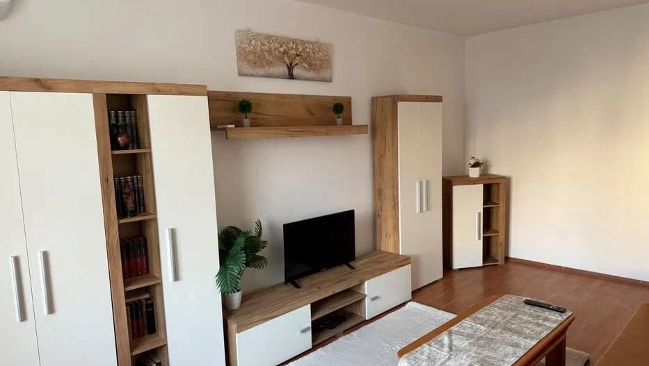 AP. 3 CAMERE - PIATA SUDULUI, DOG-FRIENDLY, REABILITAT, METROU 2 MINUTE - Poză 1