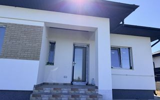 Casa la parter, 90 mp, 3 dormitoare, 2 bai, teren 500 mp, finisaje de lux, centrala proprie, incalzire in pardoseala, parcare 2 locuri - Cartier rezidential Nuvia, Lunca Cetatuii - Poză 1