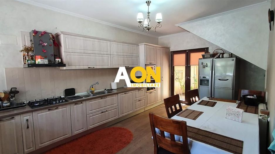 Casa 10 camere, ideala ca pensiune, zona Cetatii Alba Carolina - Poză 20