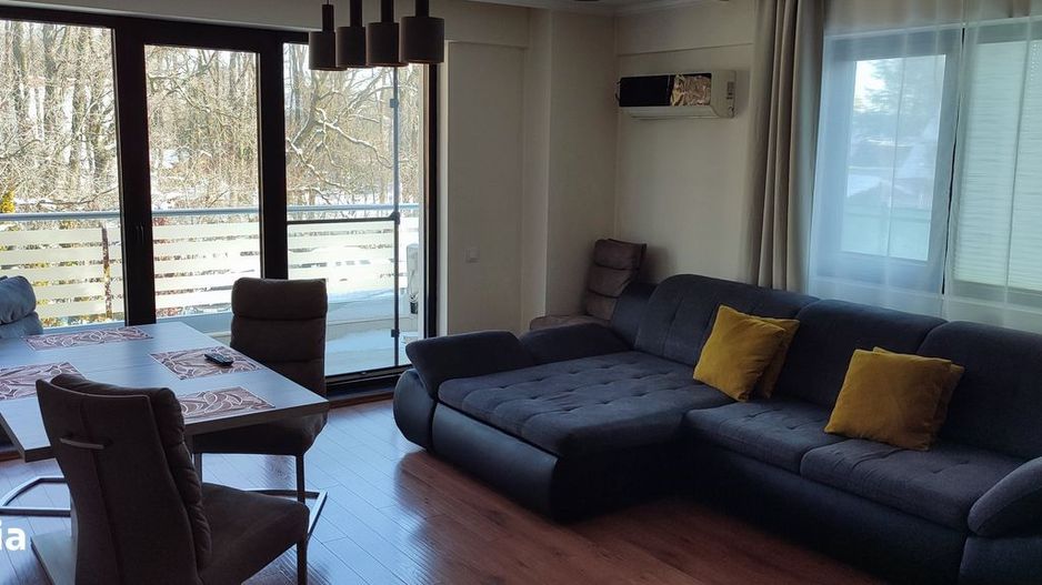 Inchiriez apartament 3 camere,piscina,foisor,vedere padure - Poză 1