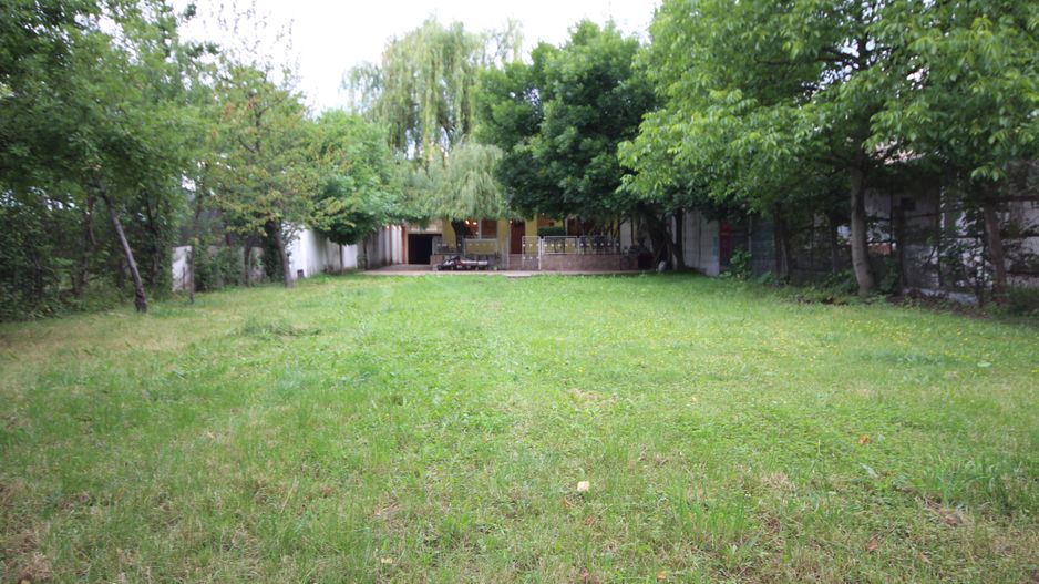 Vilă zona Liviu Rebreanu - Poză 1