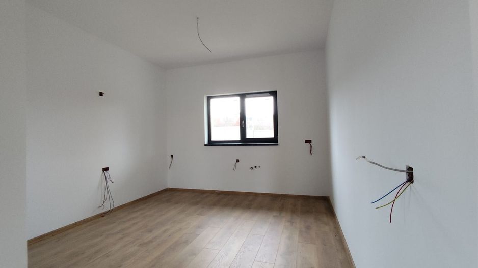 Casa noua de vanzare, nivel parter, living generos si 3 dormitoare - Poză 9