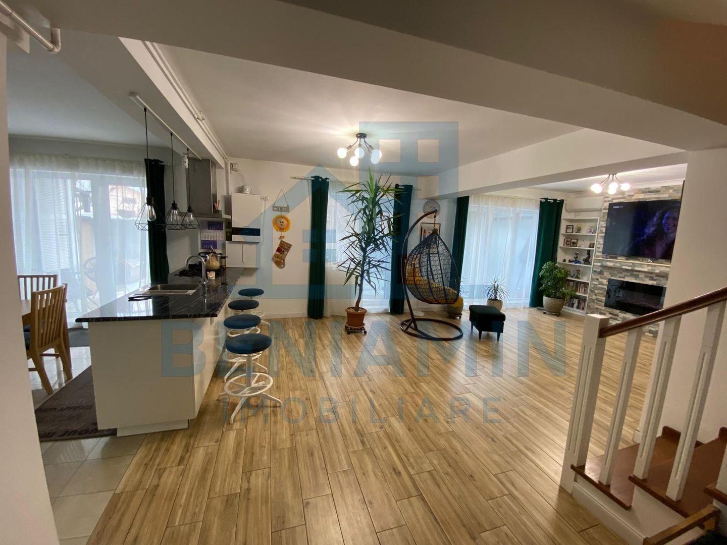 Apartament pe 2 nivele 133mp curte terasa George Enescu bloc nou - Poză 1