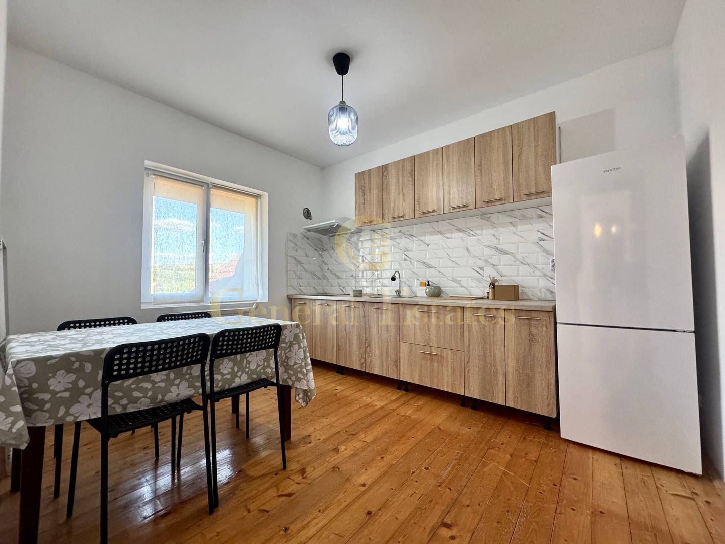 Vânzare Casă  D+P+E - 230 m.p. - Bucium - Poză 18