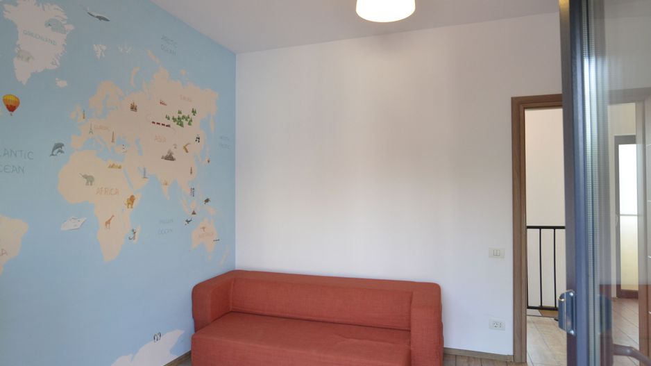 Inchiriem vila spatioasa singur in curte zona Tunari - Poză 22