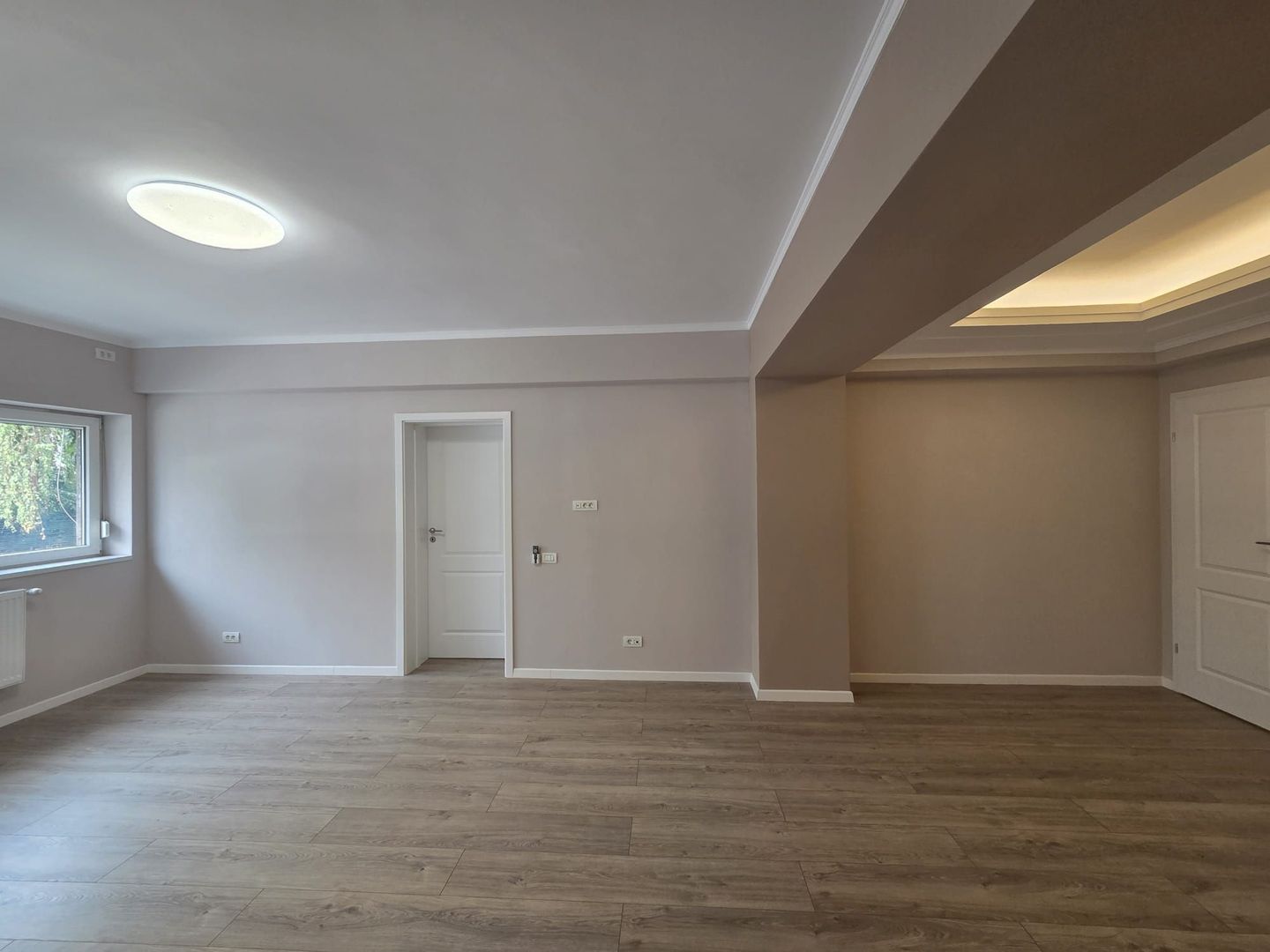 Apartament  3 camere-Ideal Notariat-Ideal Avocat - Poză 1