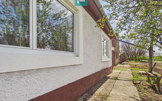 Casă cu 3 camere și 1047 mp în Peregu Mic - Poză 2