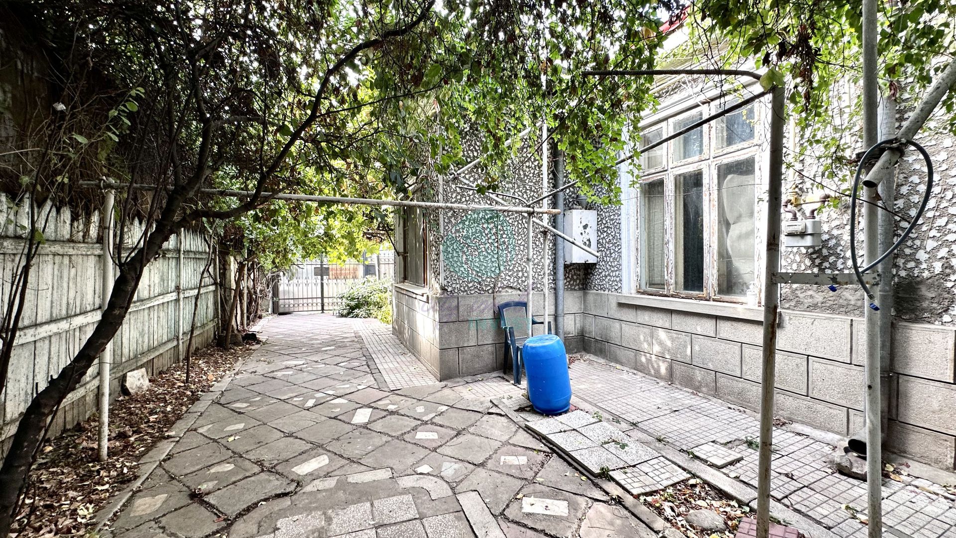 Casa cu teren de 342 in zona Unirii-Calea Calarasilor - Poză 2