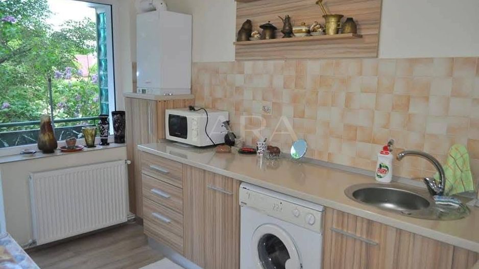 Apartament cu 2 camere, complet renovat, zonă Centrala. - Poză 4