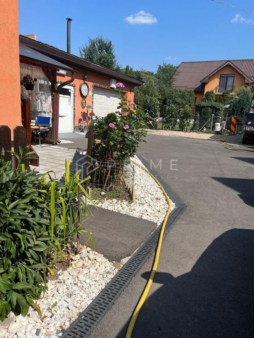 Casa cu front stradal,  7 Noiembrie, ideala clinica/cabinet/locuinta - Poză 1