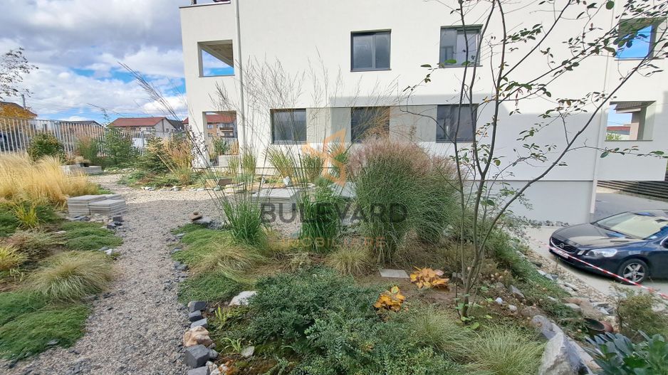 Apartament 3 camere, ultrafinisat, parcare, cartier Europa - Poză 1