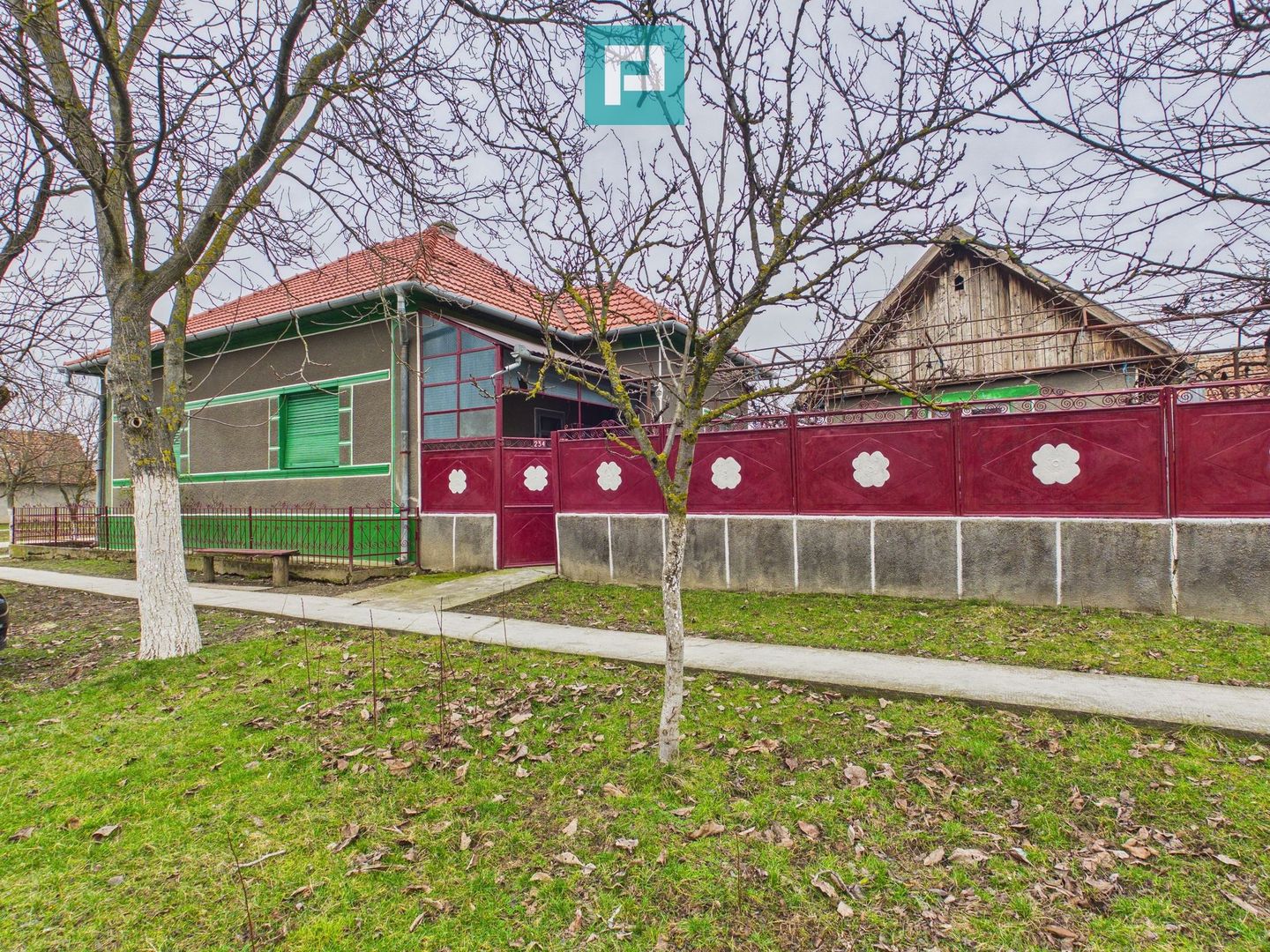 Casă cu 3 camere și teren de 1400 mp în Mișca - Poză 1