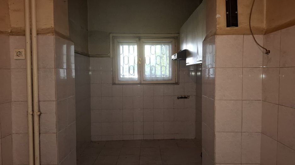 URGENT!, TEREN IN PROPRIETAE, RENOVATA IN 1996, NEGOCIABIL - Poză 12