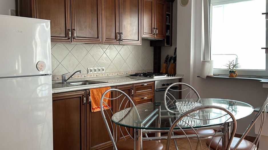 Apartament 2 camere renovat la intrarea în Cișmigiu / bloc reabilitat - Poză 2