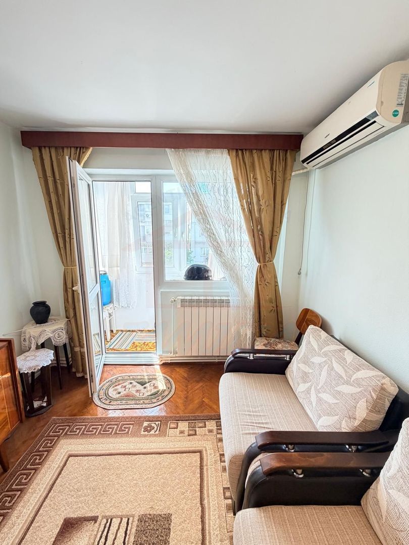 Vanzare apartament cu 4 camere in Micro 13, etaj 3, pret 65 000 euro - Poză 17