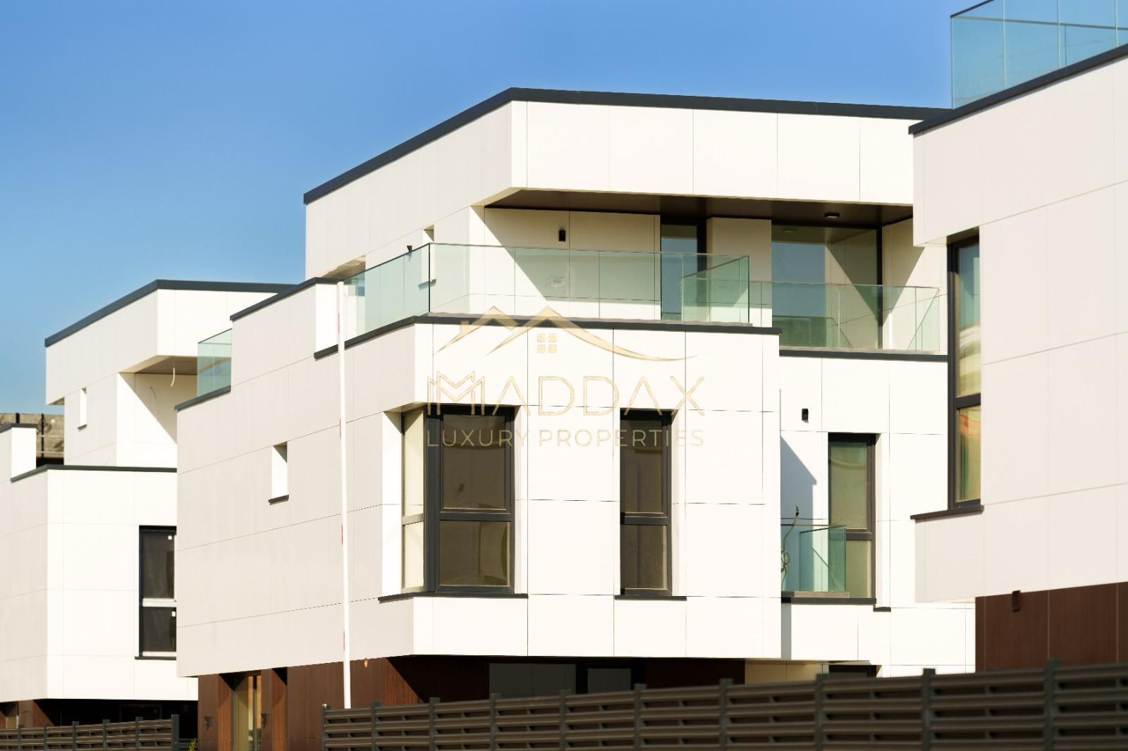 Vila LUX _P+2***5 camere//Lac Pipera-Tunari - Poză 3