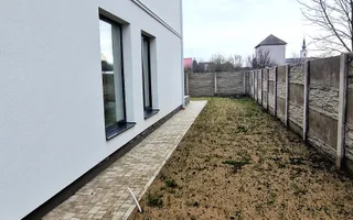 Duplex de vanzare cu 4 camere,2 bai,250 mp teren-Mosnita Veche zona Centrala. - Poză 20