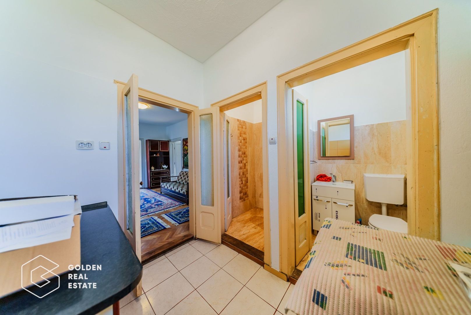 Vila superba, P+E,  Cuvin, 9 camere, 200 mp si teren 1300 mp plus anexa 3 camere - Poză 24