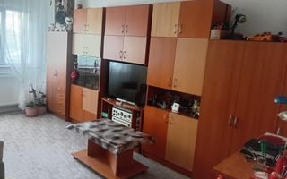 Apartament 2 camere, decomandat, etaj 1, str Tulcea - Poză 1