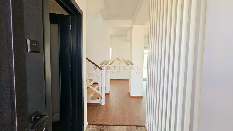 De vanzare vila 4 camere - cartier Mega Parc Residence -comuna Berceni - Poză 4