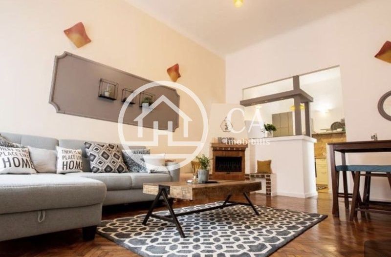 Apartament de vânzare cu 3 camere în zona Ultracentrală, Oradea - Poză 1